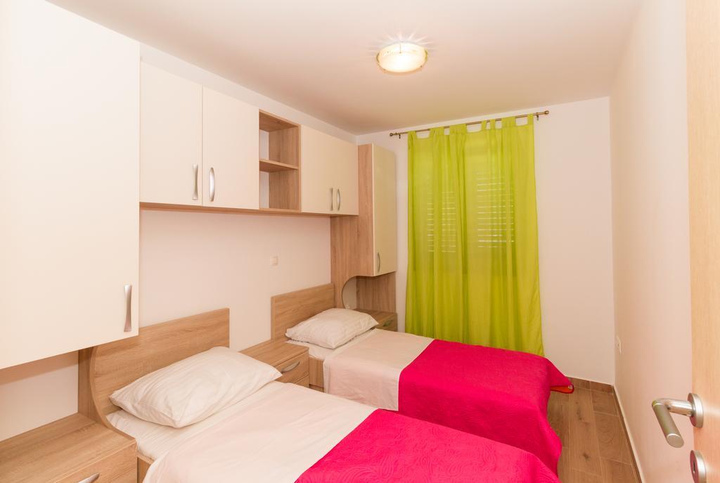 Apartments Villa-Ines Center Vodice Exterior foto