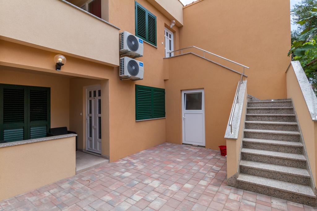 Apartments Villa-Ines Center Vodice Exterior foto